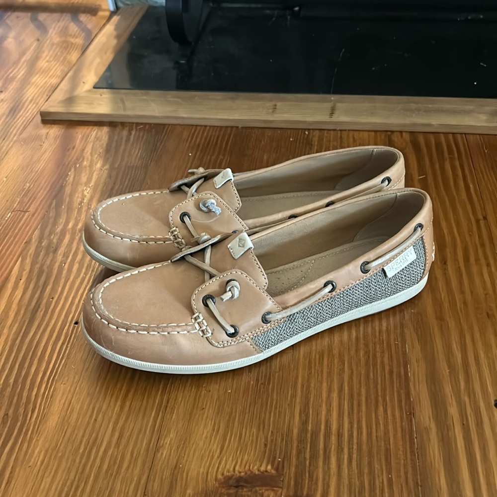 Sperry women’s topsider size 9